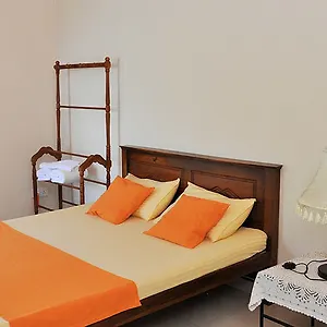 https://hanthana-holiday-rooms.negombohotels.net